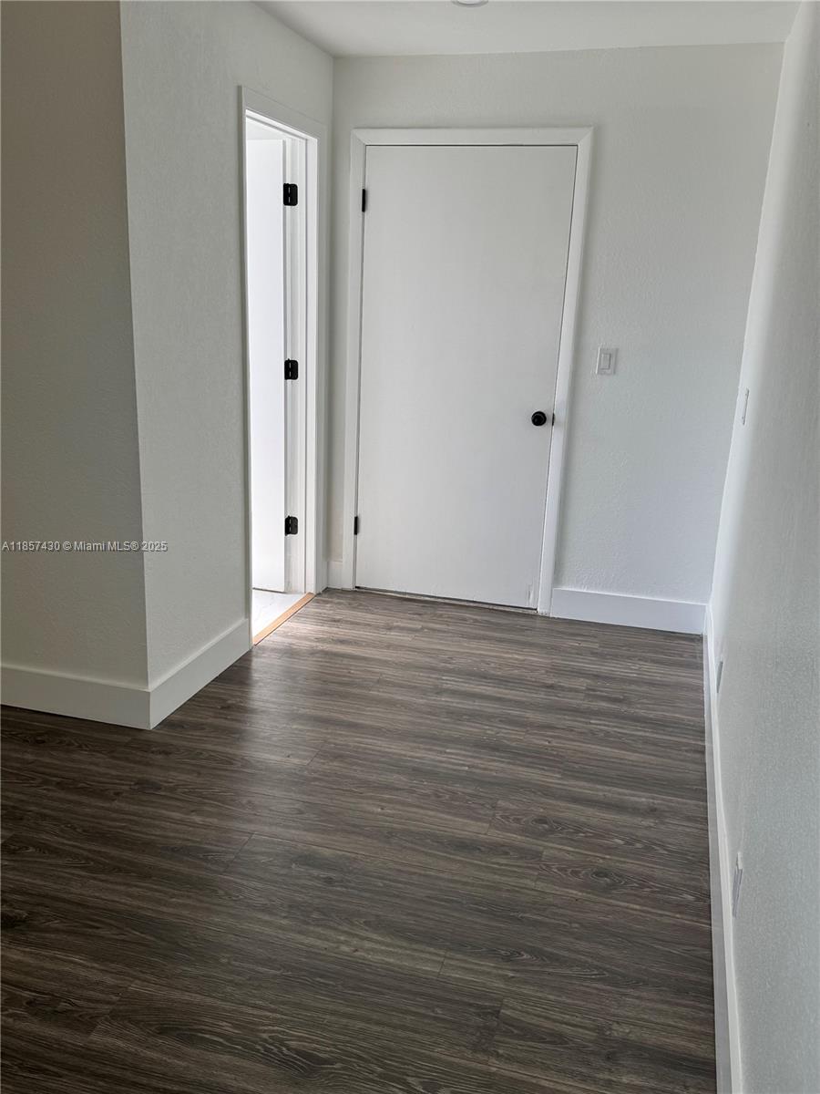 CRESTHAVEN NO 8 - Residential Lease