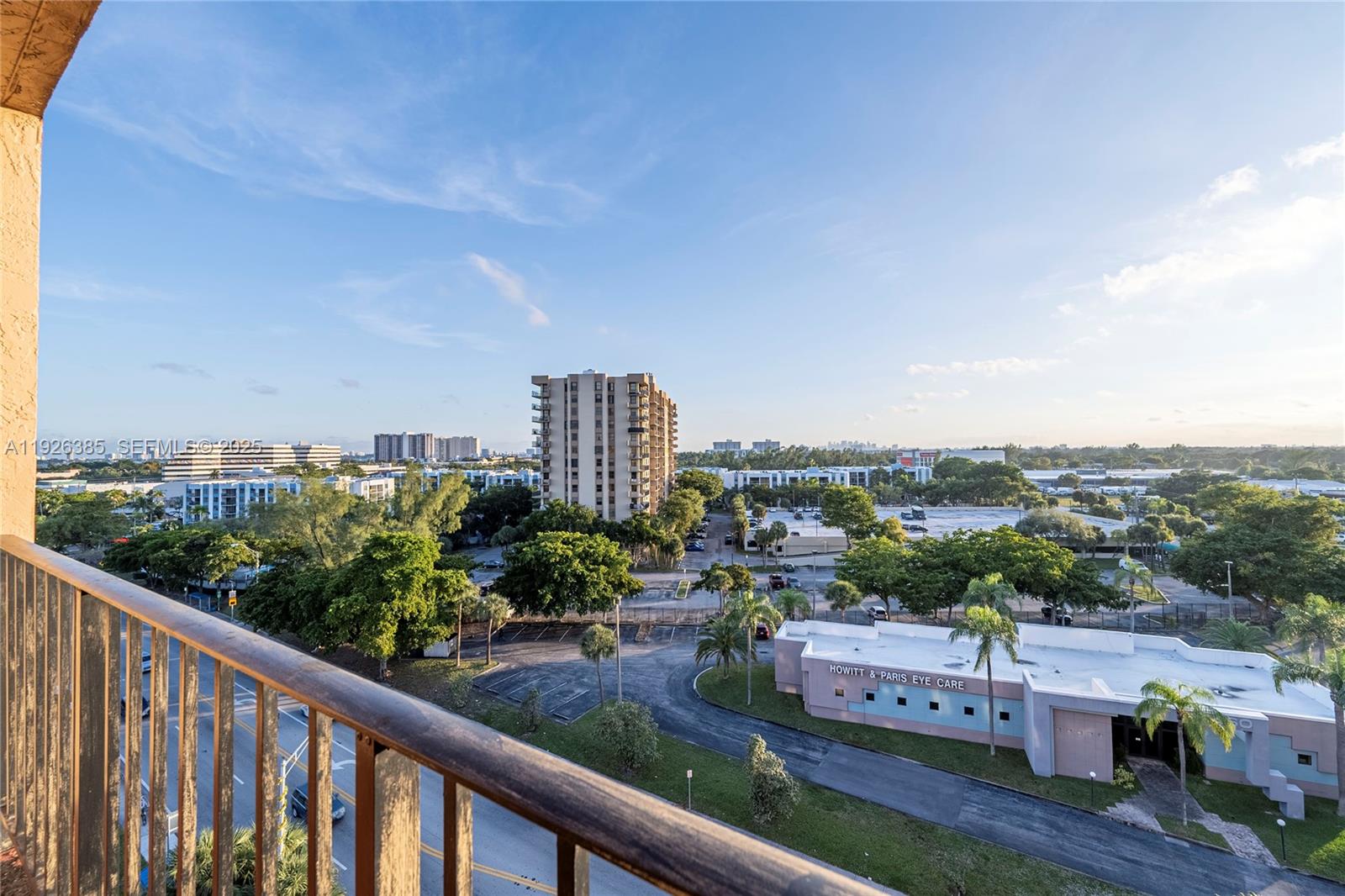 THREE HORIZONS SOUTH COND - Residential