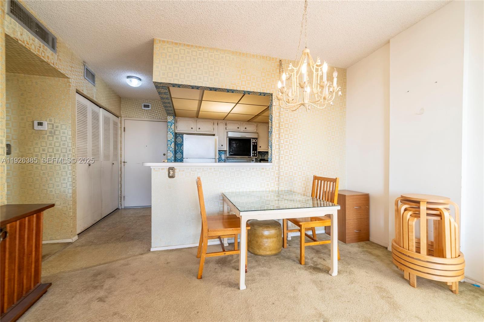 THREE HORIZONS SOUTH COND - Residential