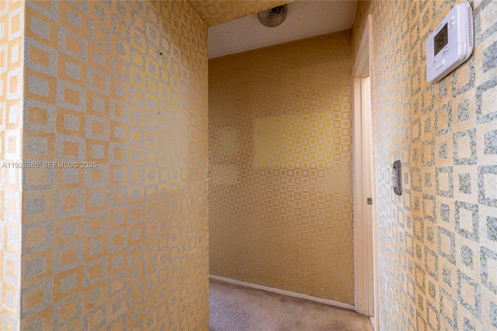 THREE HORIZONS SOUTH COND - Residential