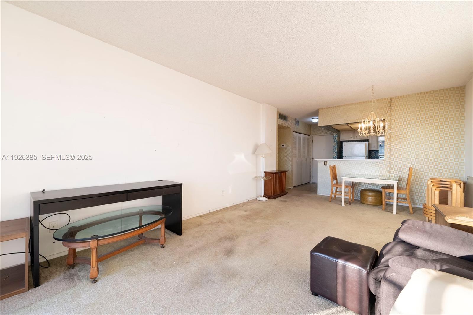 THREE HORIZONS SOUTH COND - Residential