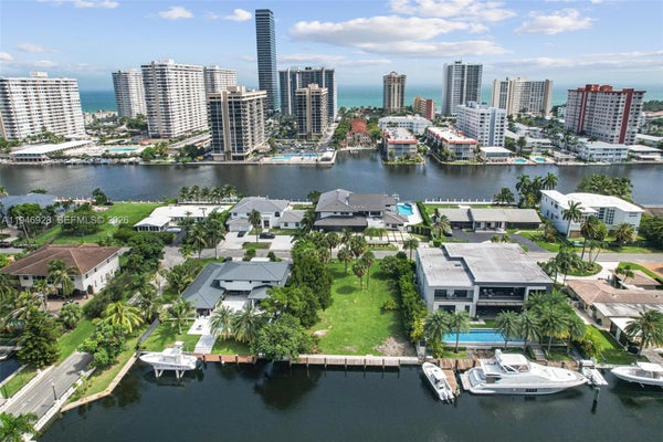 606 PALM DR, HALLANDALE BEACH, FL 33009 - Image 6ec0fdcfd92f848772bc6457848461fe/620603365