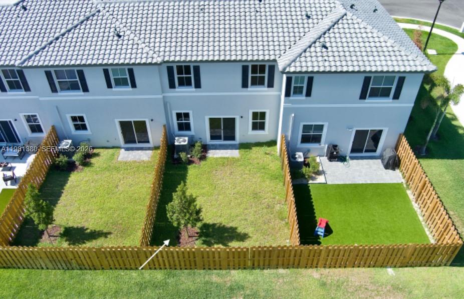 SUNSET TRAILS/SQUARE - Residential Lease