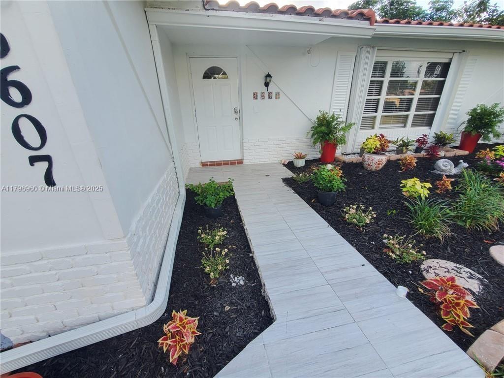 Rental Property at 3607 Nw 82nd Ter, Coral Springs, Broward County, Florida - Bedrooms: 4 
Bathrooms: 3  - $5,199 MO.