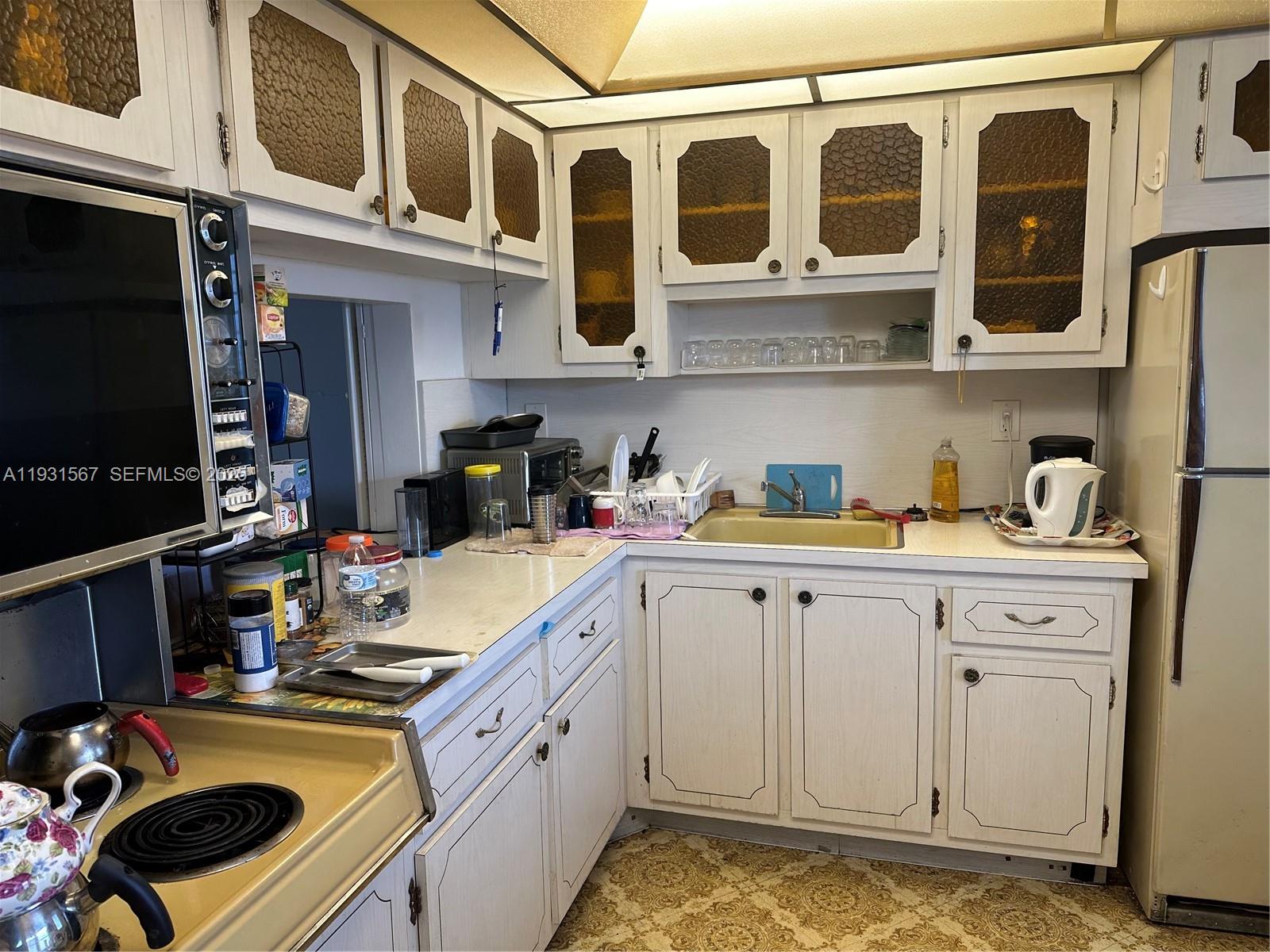 FIFITH MOORINGS CONDO - Residential