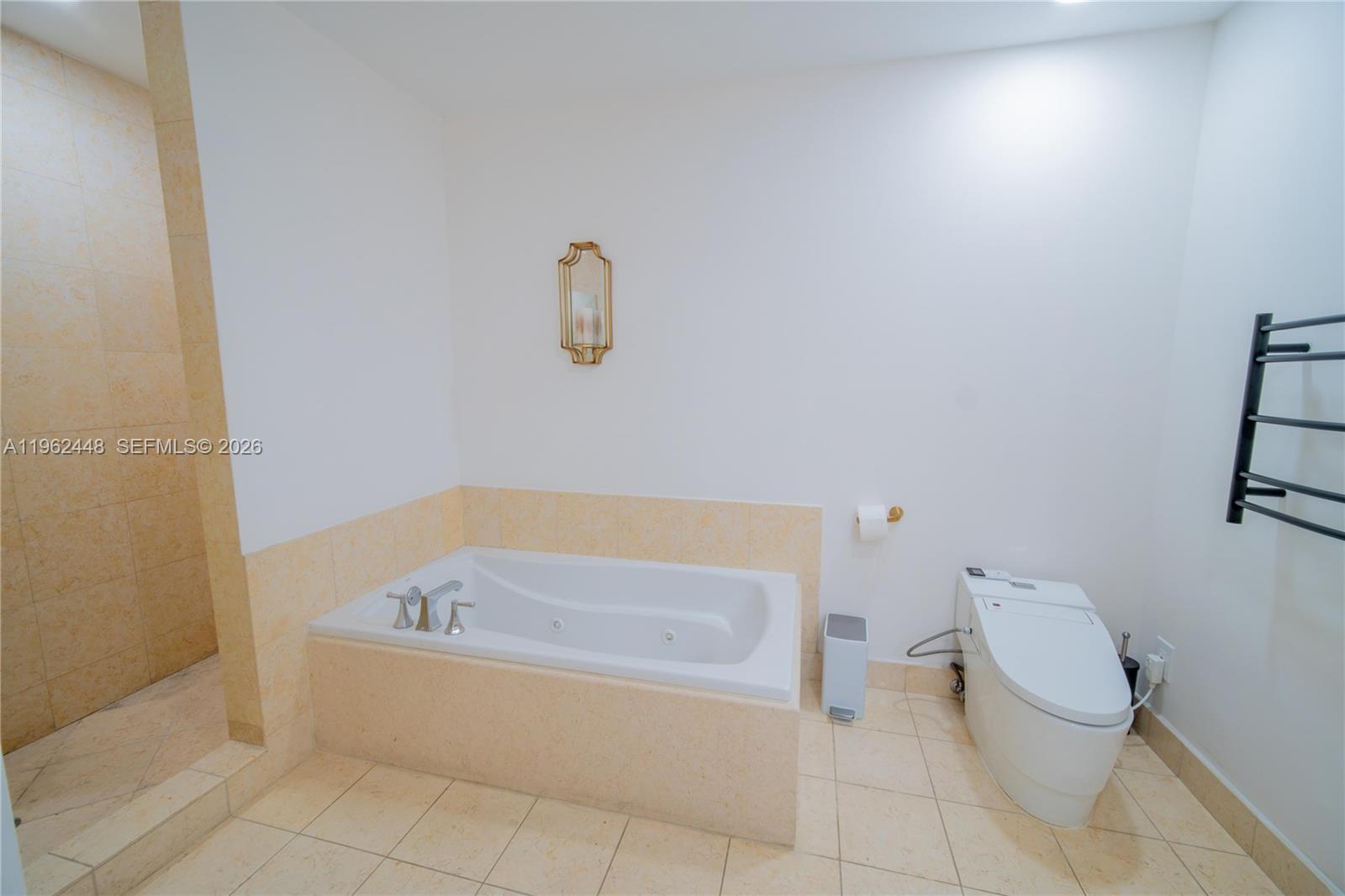 TURNBERRY VLG NO TOWER CO - Residential