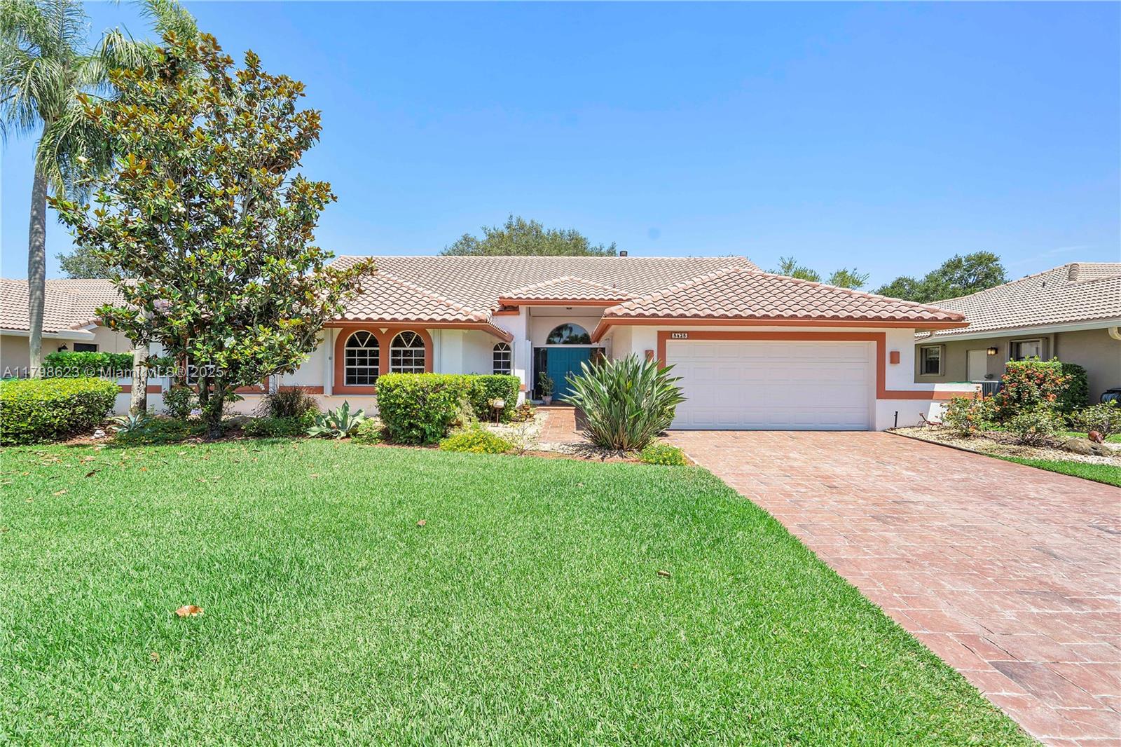 5425 NW 86th Ter