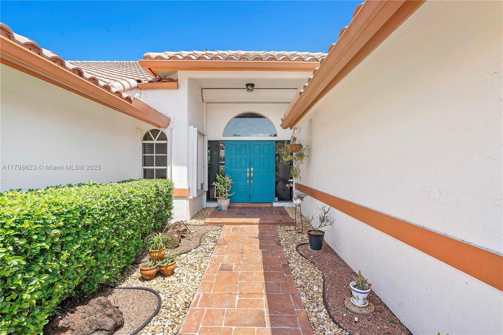 5425 NW 86th Ter