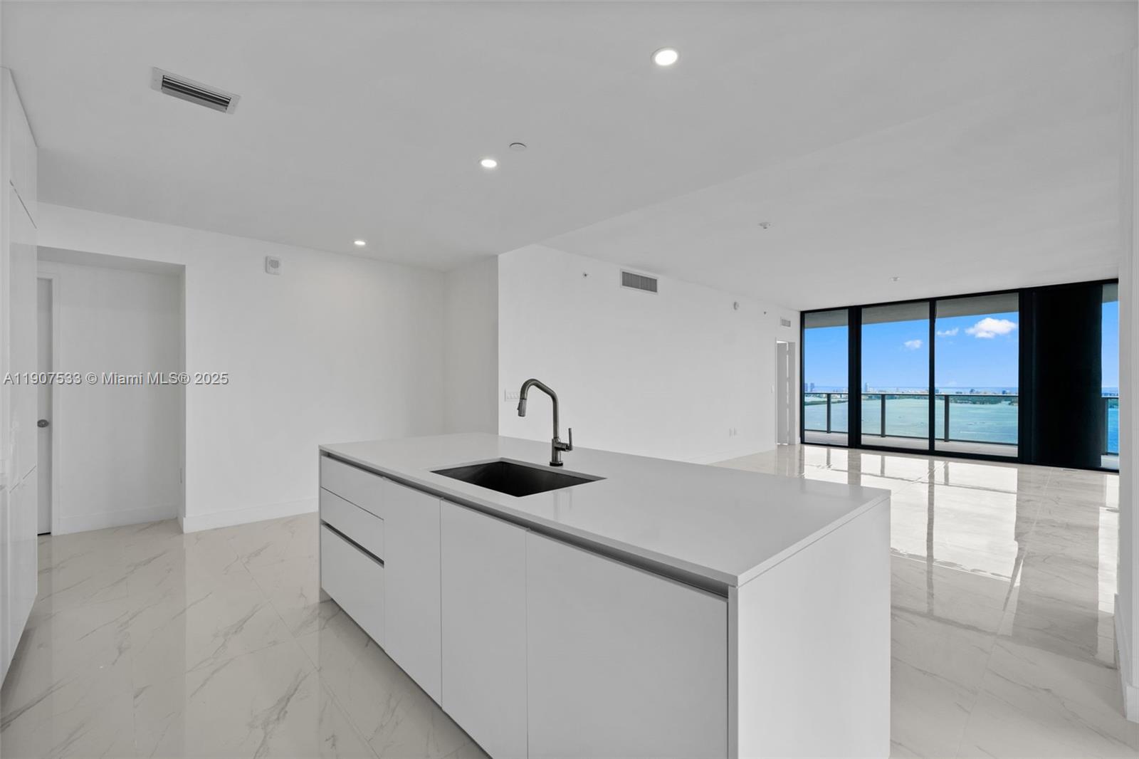 ARIA RESERVE SOUTH - Residential Lease