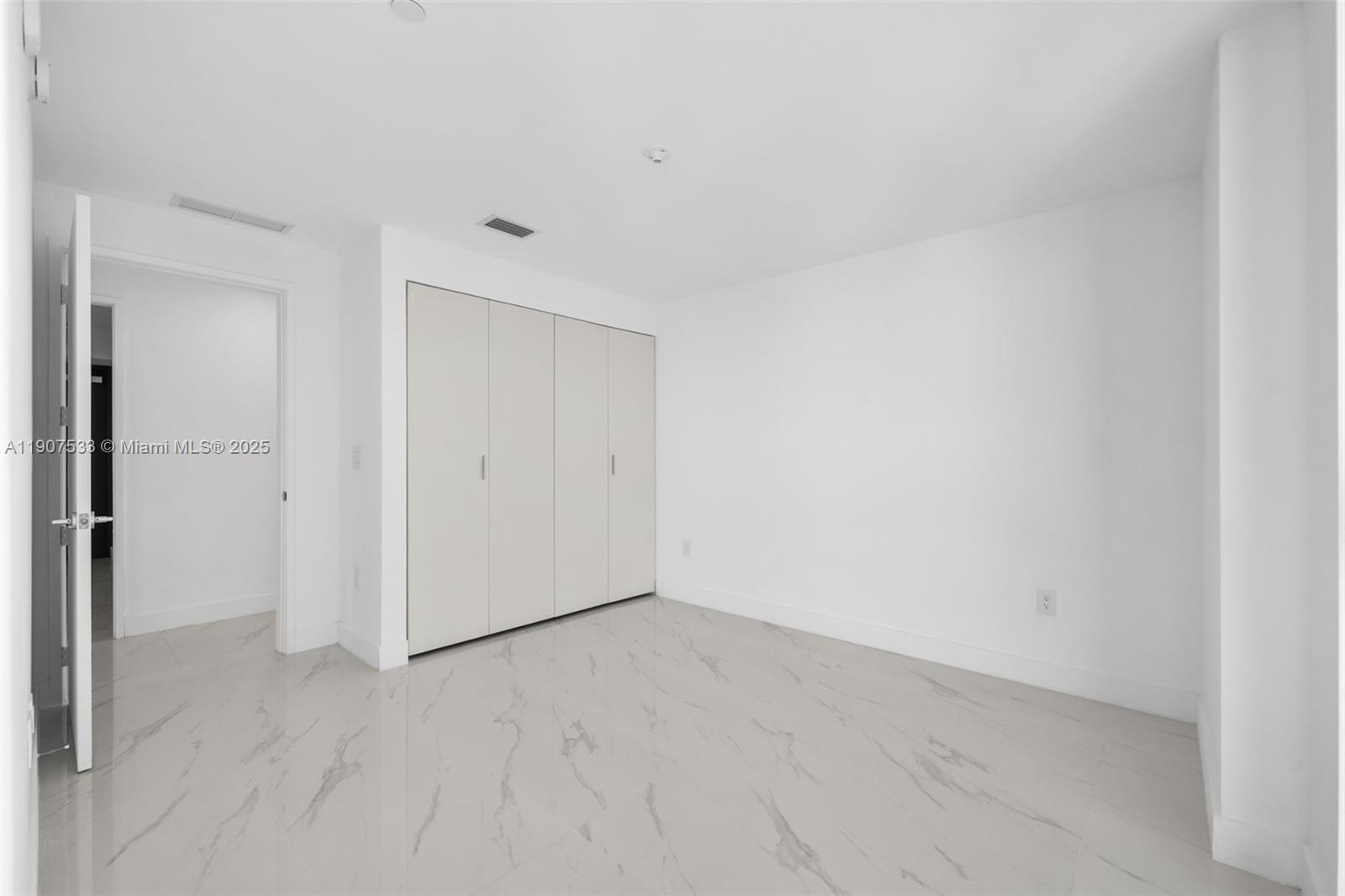 ARIA RESERVE SOUTH - Residential Lease