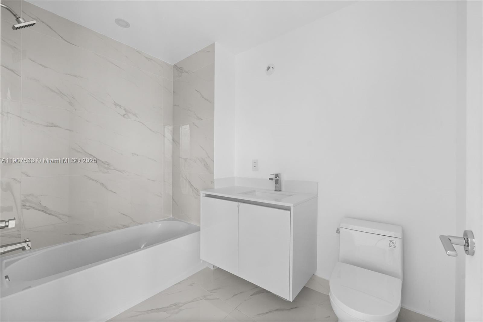 ARIA RESERVE SOUTH - Residential Lease