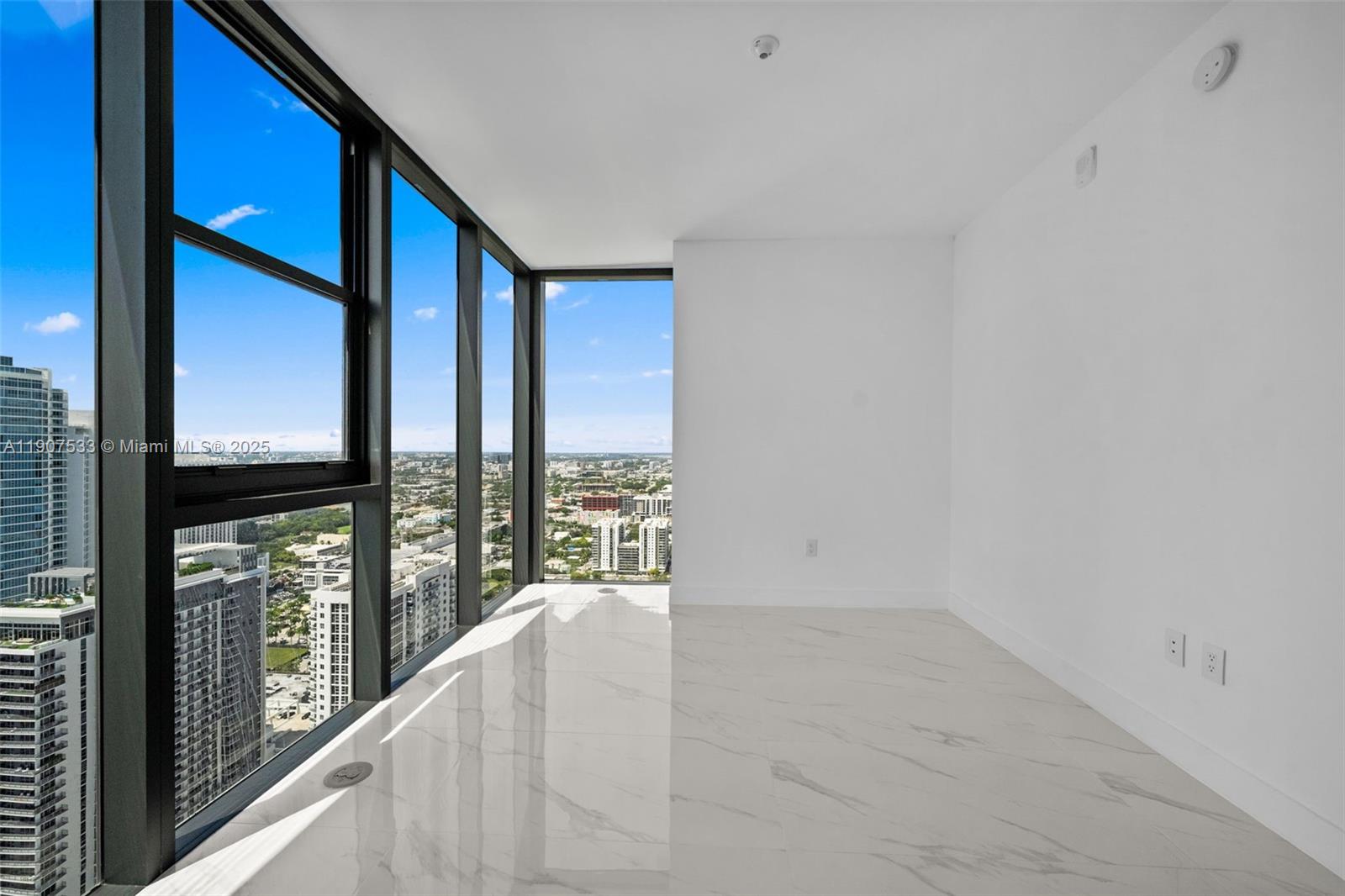 ARIA RESERVE SOUTH - Residential Lease