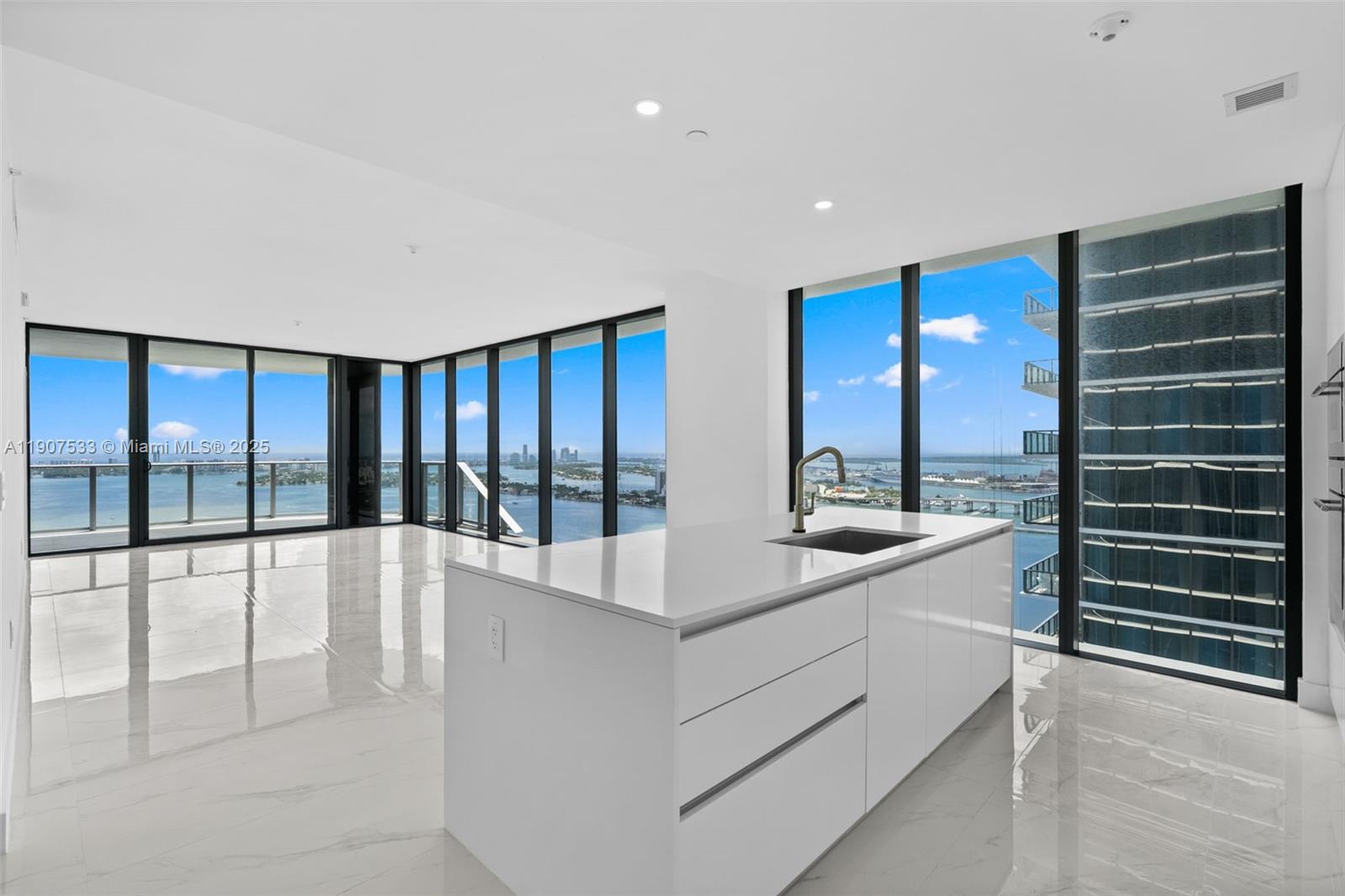 ARIA RESERVE SOUTH - Residential Lease