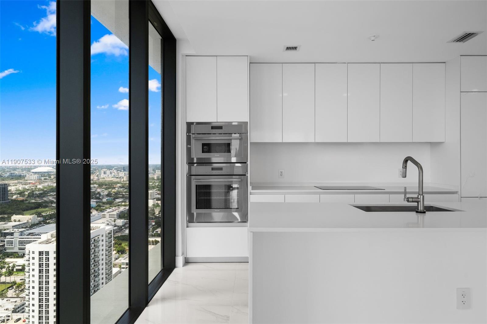 ARIA RESERVE SOUTH - Residential Lease