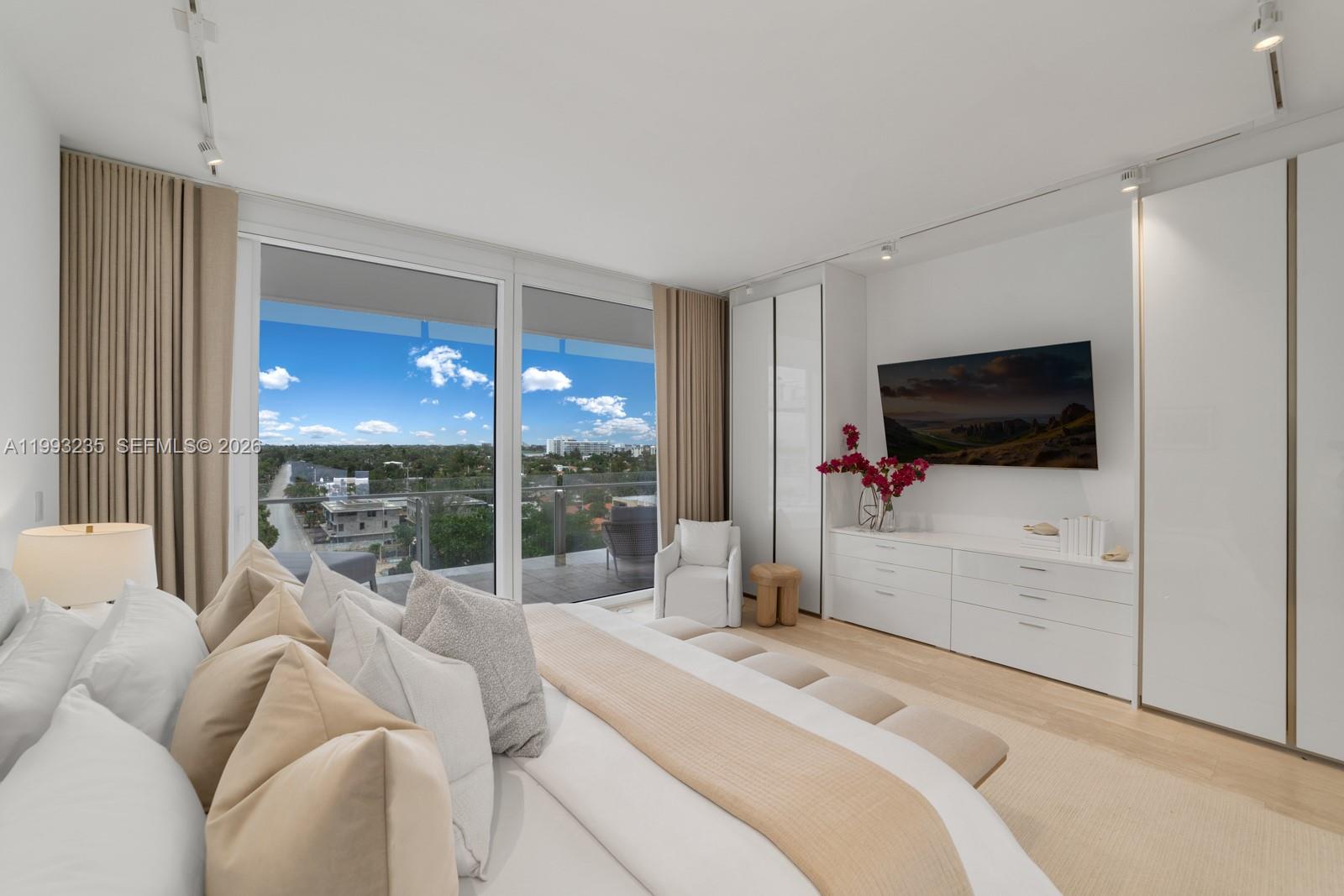SURF CLUB CONDO - Residential