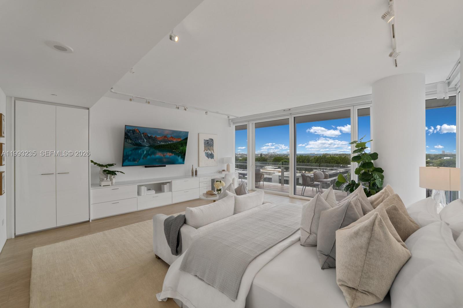 SURF CLUB CONDO - Residential