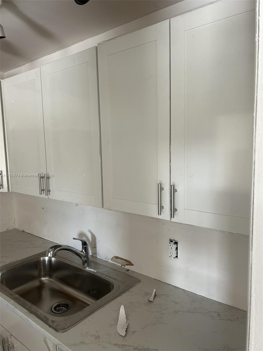 SOUTHAMPTON CONDO - Residential
