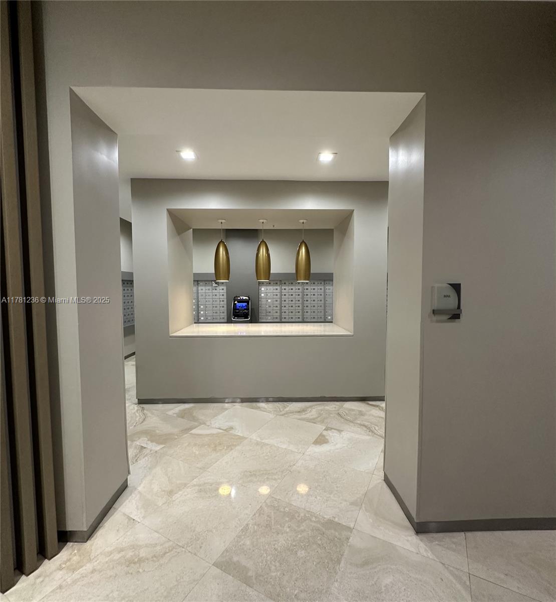 10275 Collins Ave 1505