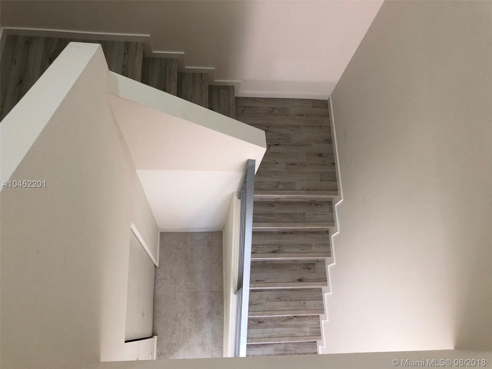 LAUDERDALE PARK - Residential