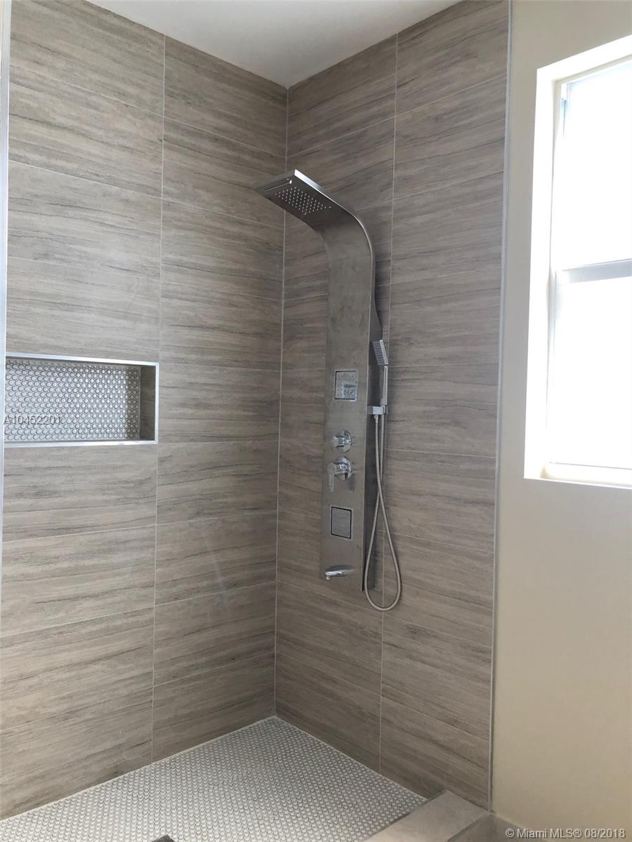 LAUDERDALE PARK - Residential