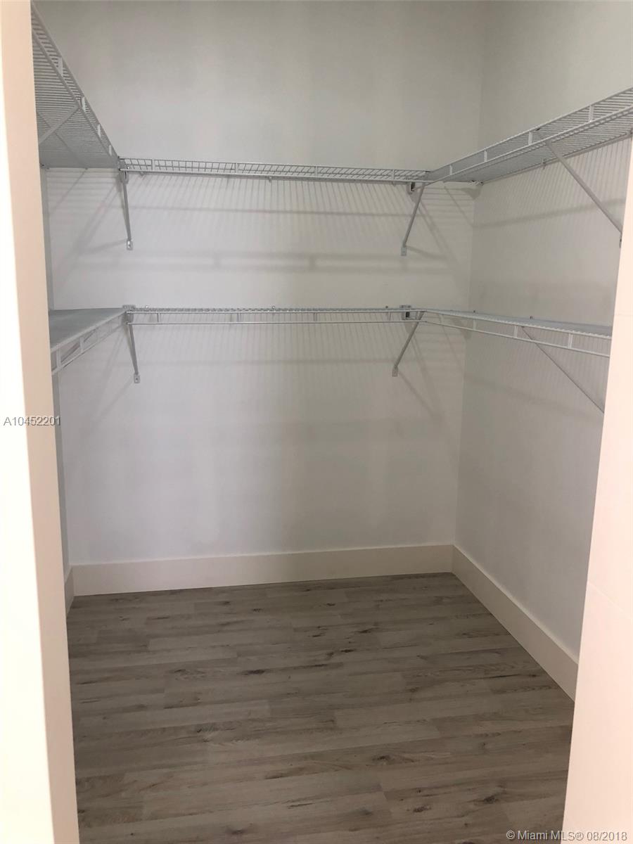 LAUDERDALE PARK - Residential