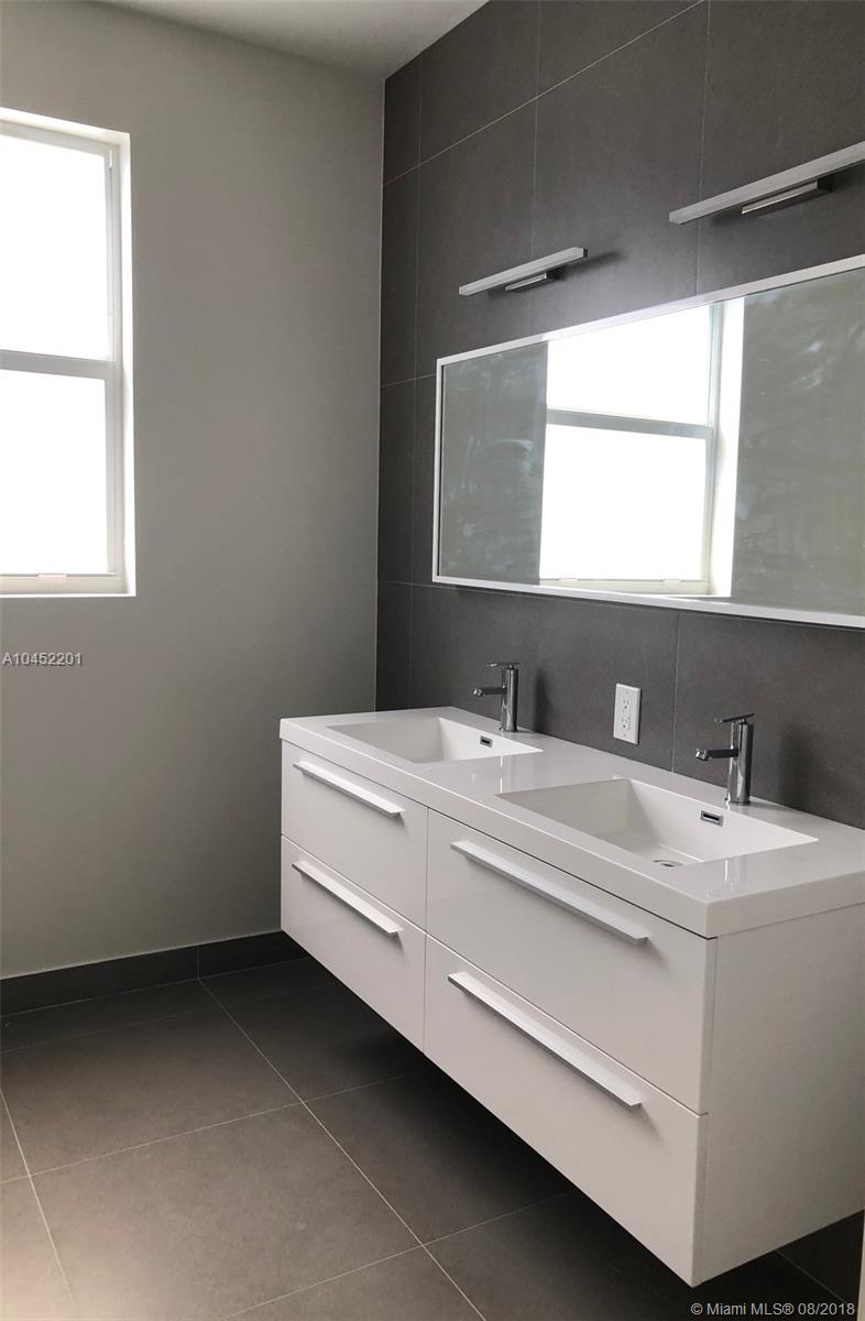 LAUDERDALE PARK - Residential