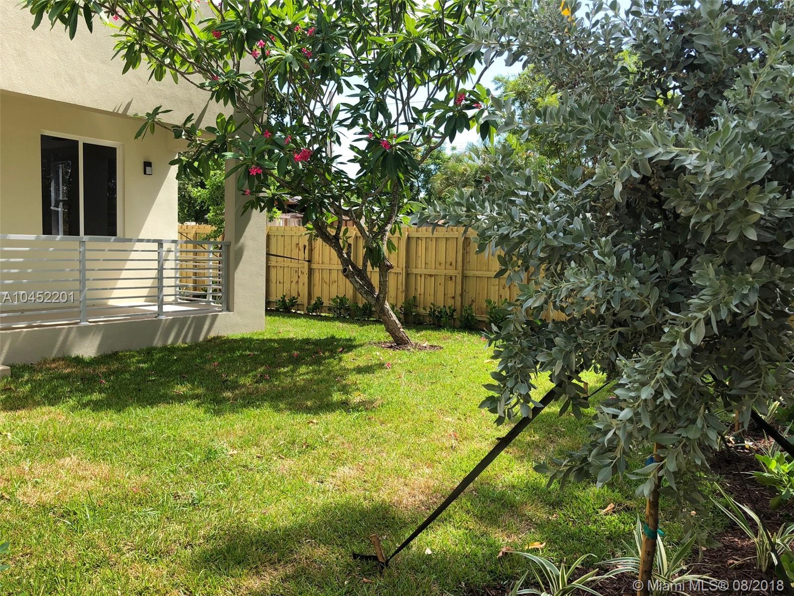 LAUDERDALE PARK - Residential