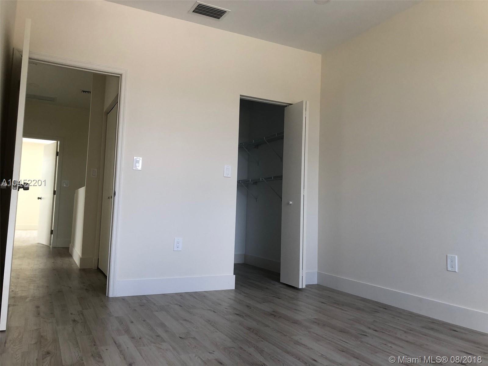 LAUDERDALE PARK - Residential