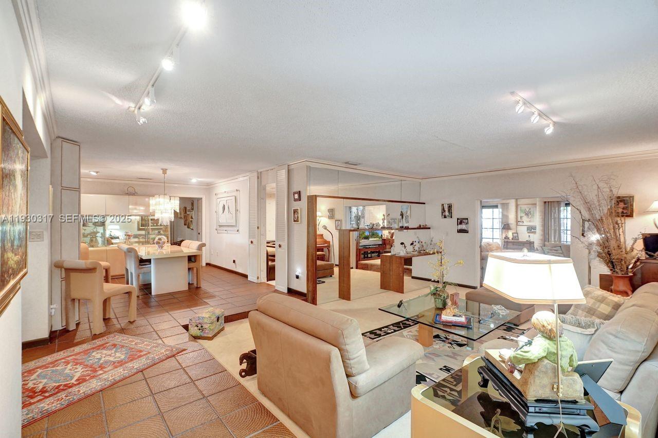 CYPRESS COVE ESTS SEC 3 - Residential