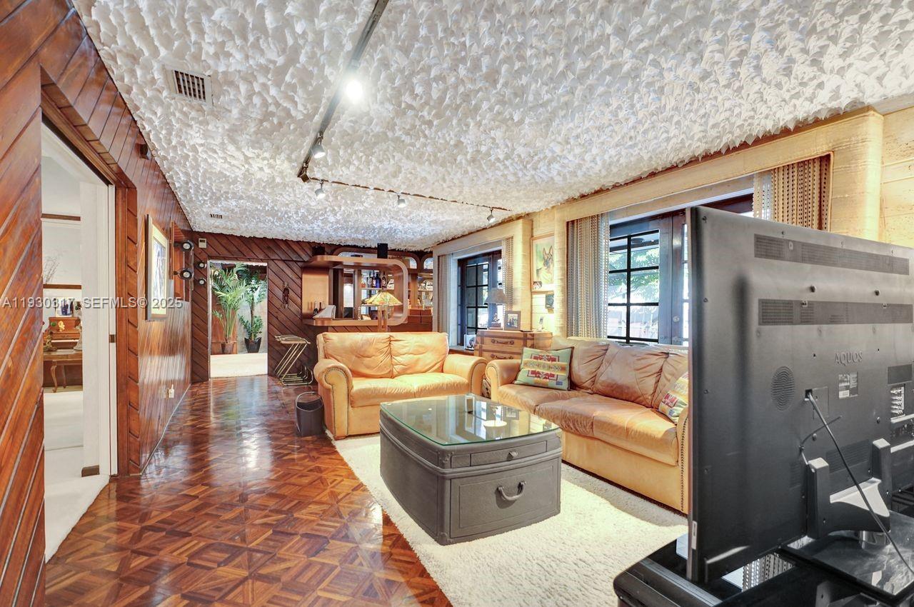 CYPRESS COVE ESTS SEC 3 - Residential