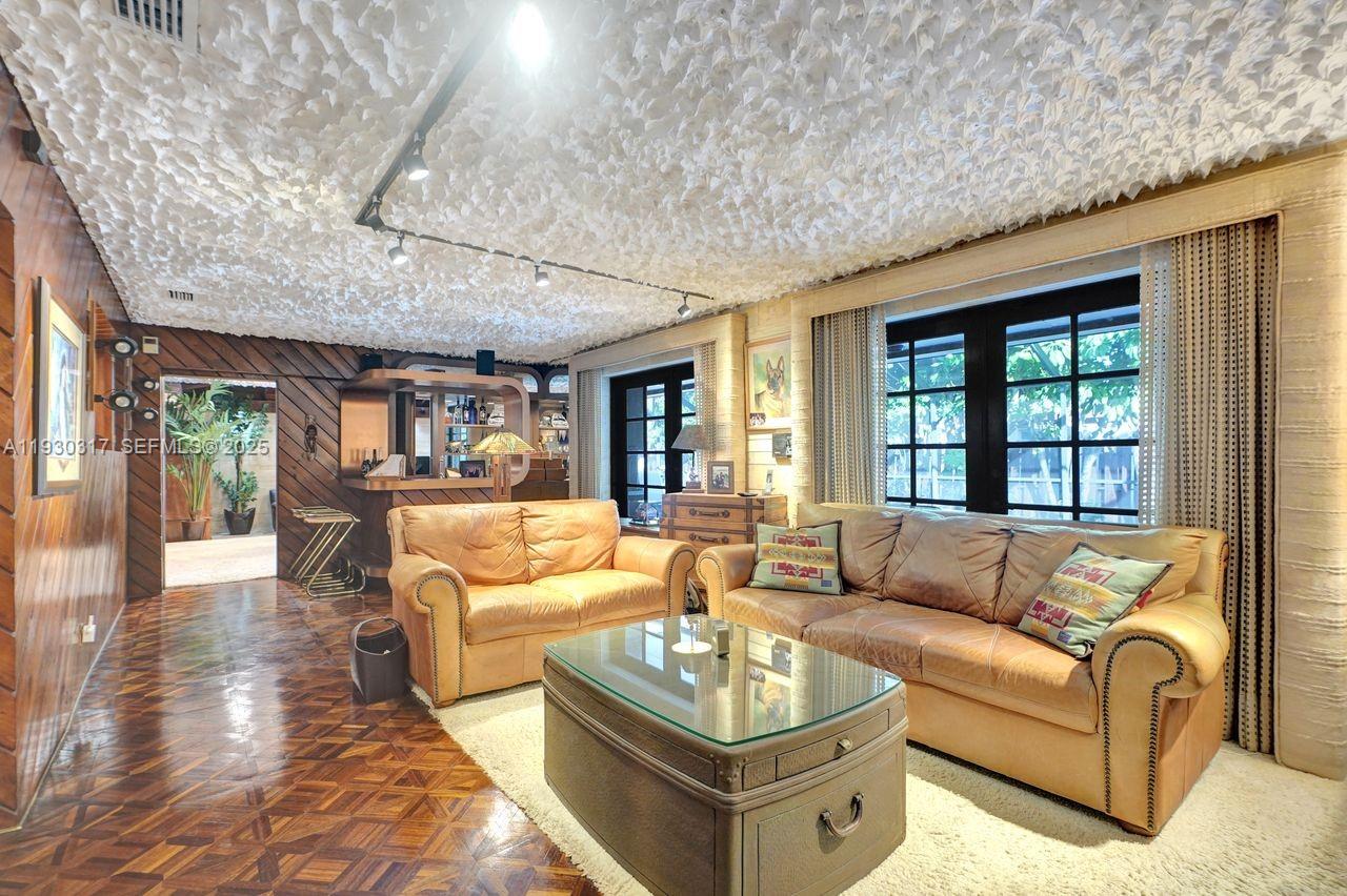 CYPRESS COVE ESTS SEC 3 - Residential