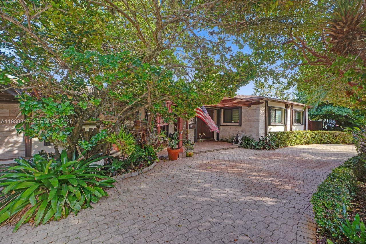 CYPRESS COVE ESTS SEC 3 - Residential