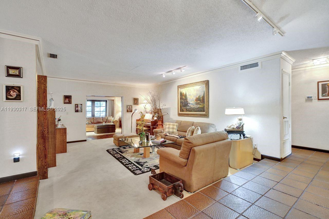 CYPRESS COVE ESTS SEC 3 - Residential