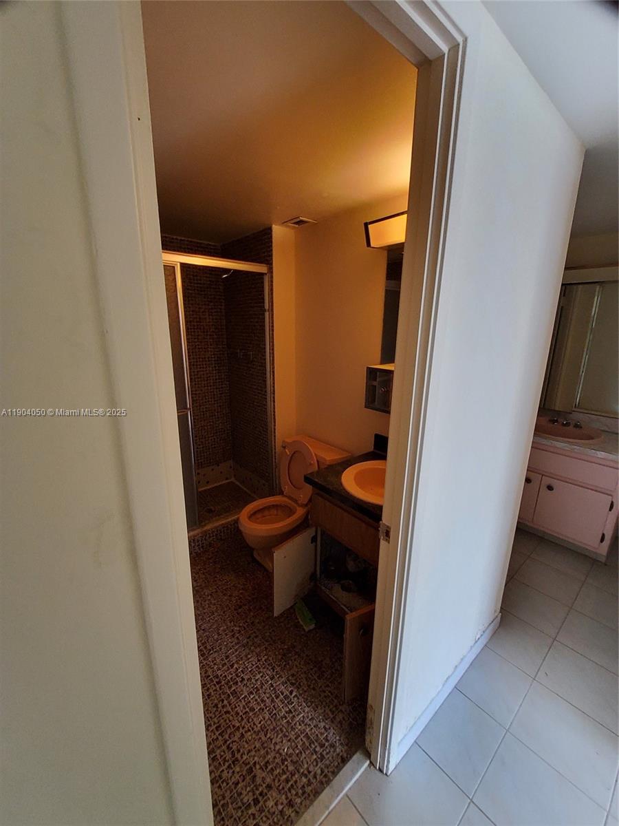 BUCKLEY TOWERS CONDO - EA - Residential