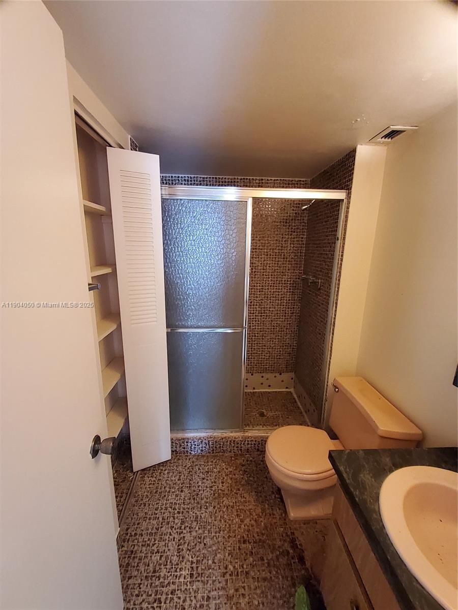 BUCKLEY TOWERS CONDO - EA - Residential