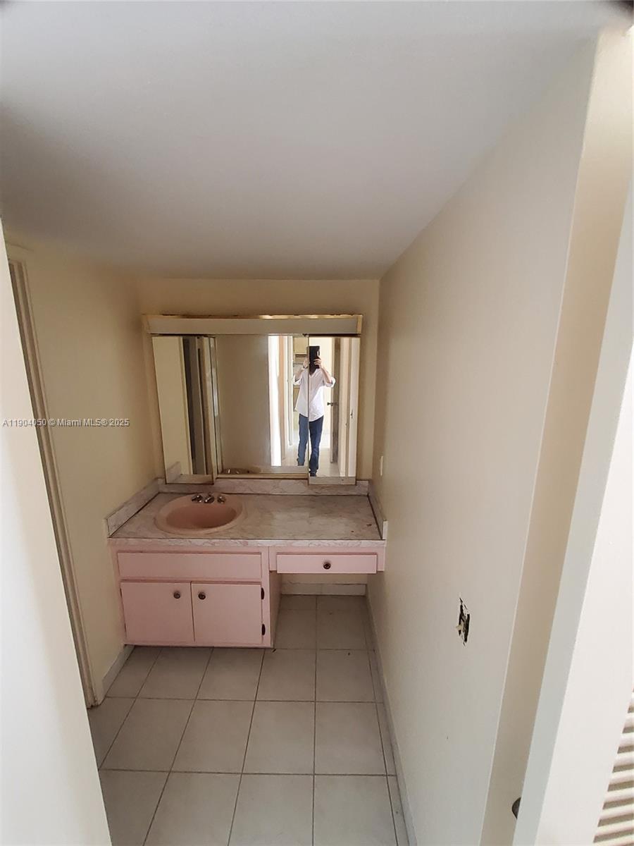 BUCKLEY TOWERS CONDO - EA - Residential