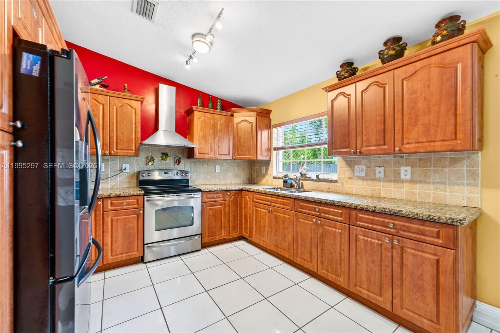 MAYTE SUB - Residential