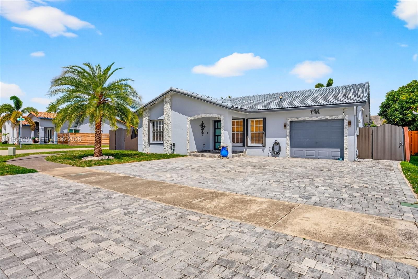 MAYTE SUB - Residential