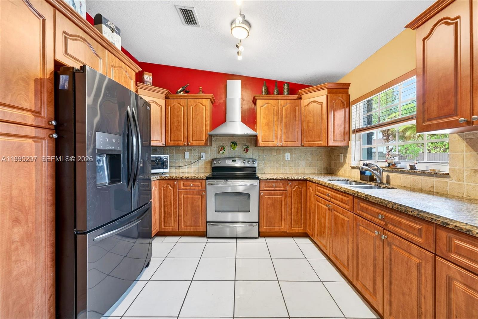 MAYTE SUB - Residential