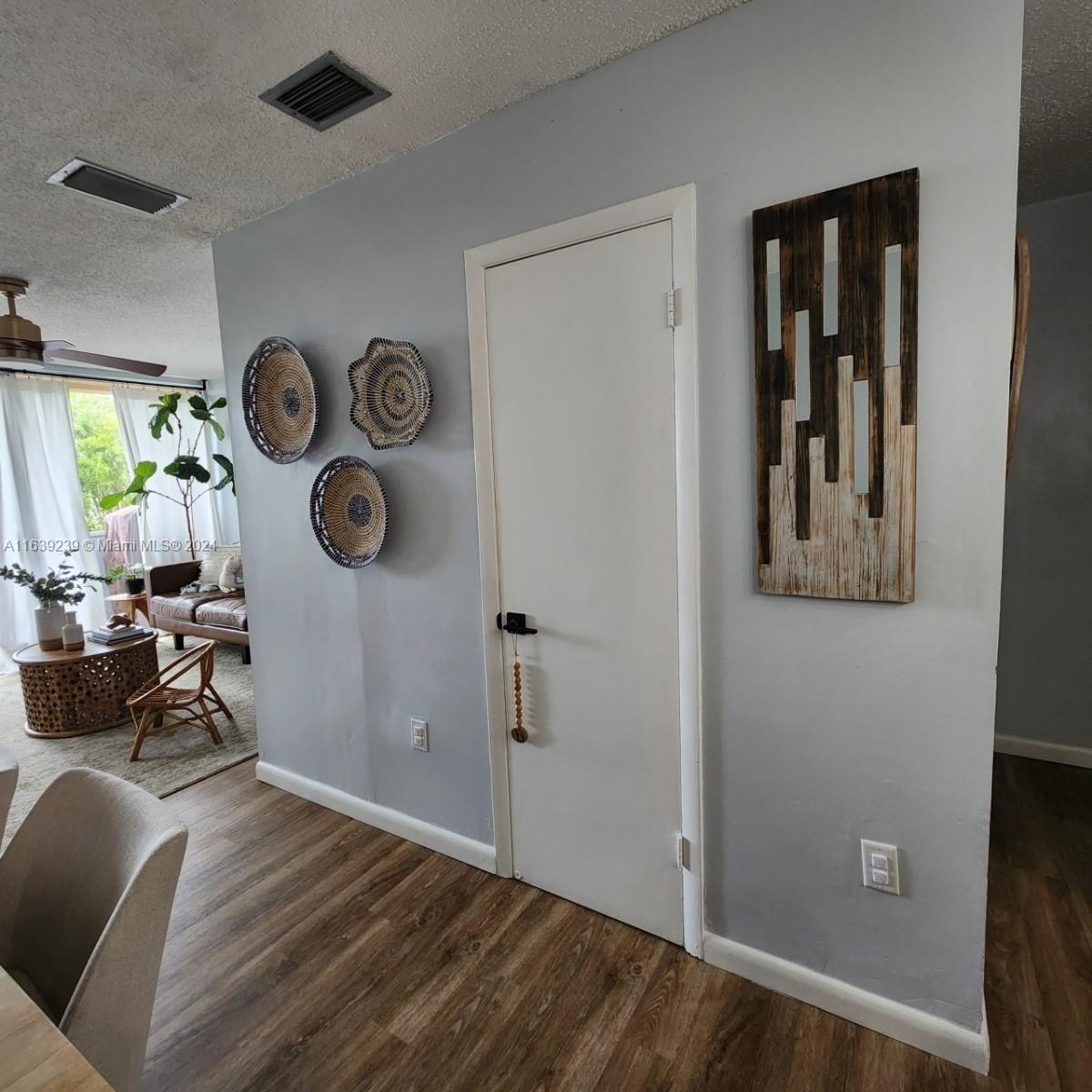 TRIANON PARK CONDO - Residential