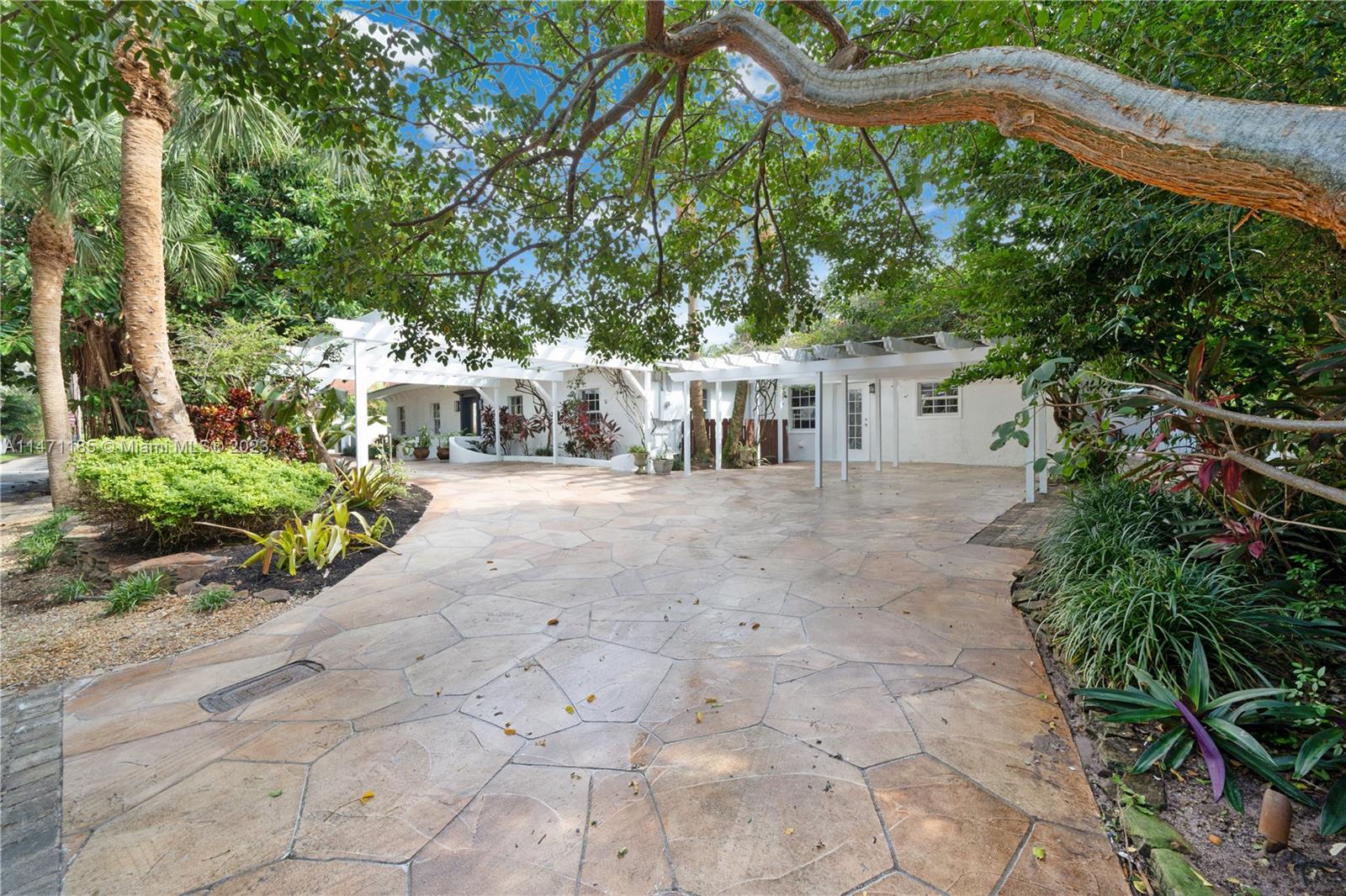 PALM BEACH FARMS CO 10 - Residential