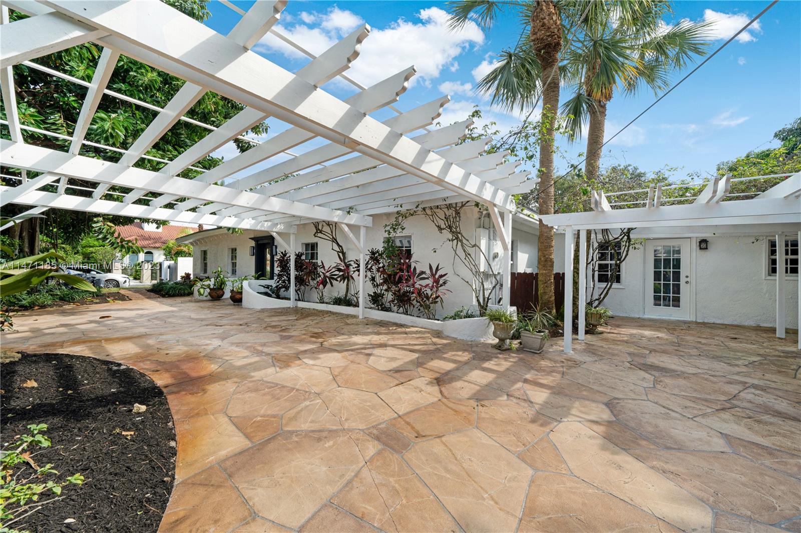 PALM BEACH FARMS CO 10 - Residential