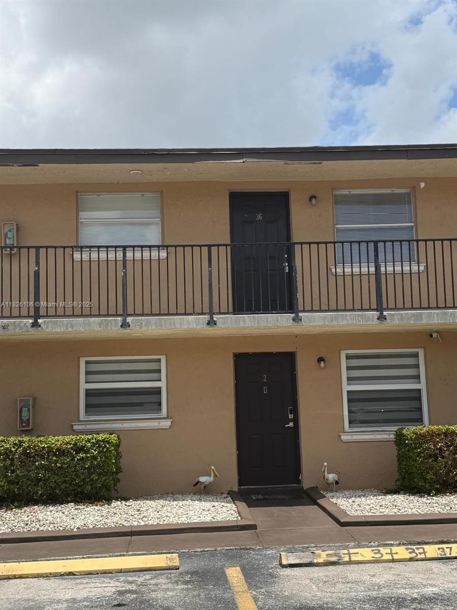 This 3-bedroom, 1-bathroom condo is perfect for first-time investors or anyone looking for a comfortable place to call home. Located in the vibrant heart of Miami, this unit offers convenience, functionality, and strong rental potential. Whether you're ready to move in or looking to add to your investment portfolio, this is a must-see. Come take a look and explore the possibilities!