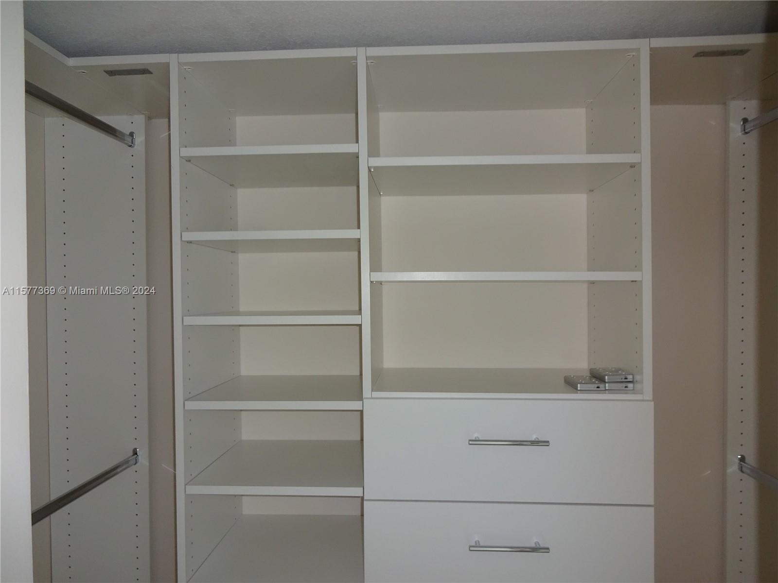 1800 CLUB CONDO - Residential Lease