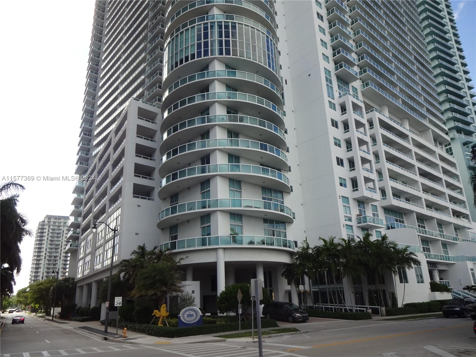 1800 CLUB CONDO - Residential Lease