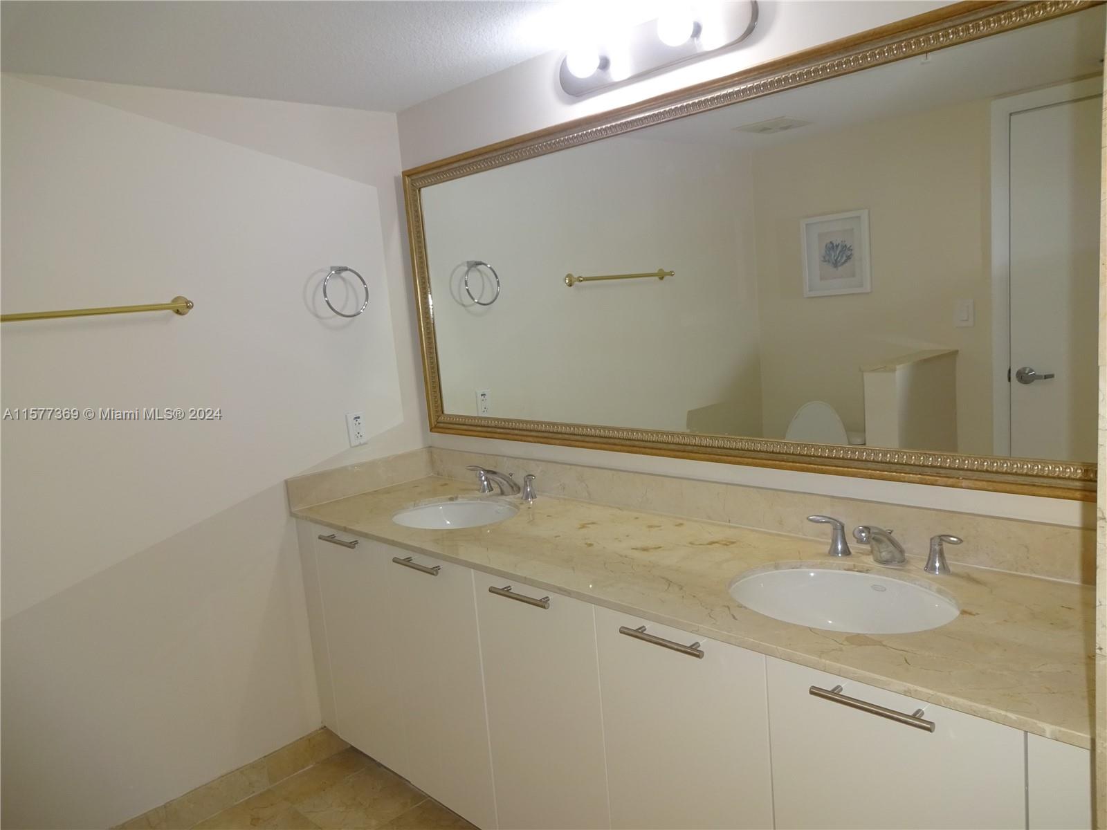 1800 CLUB CONDO - Residential Lease