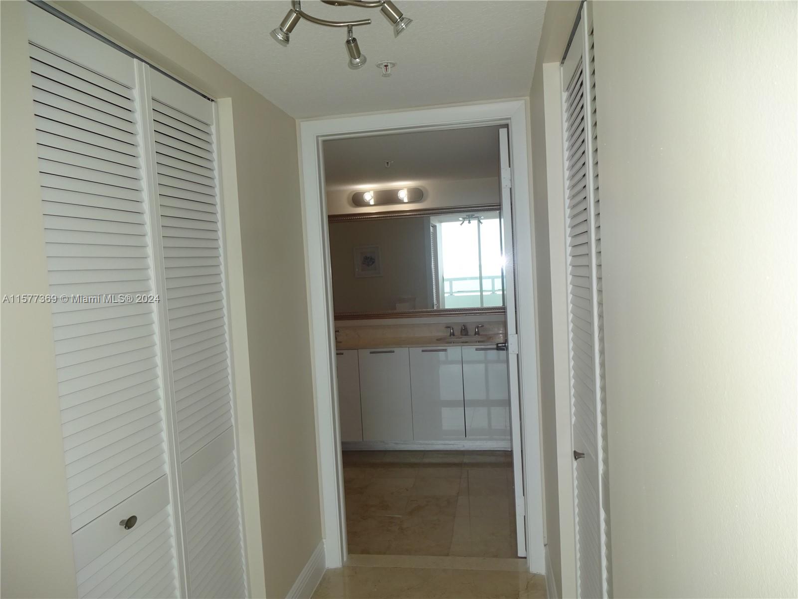 1800 CLUB CONDO - Residential Lease