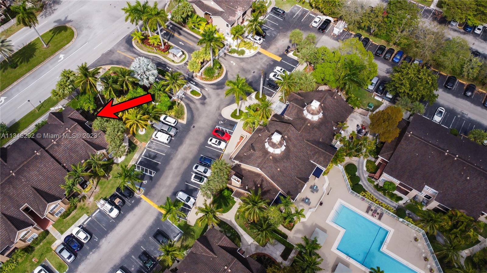 VISTA LAGO AT THE HAMMOCK - Residential