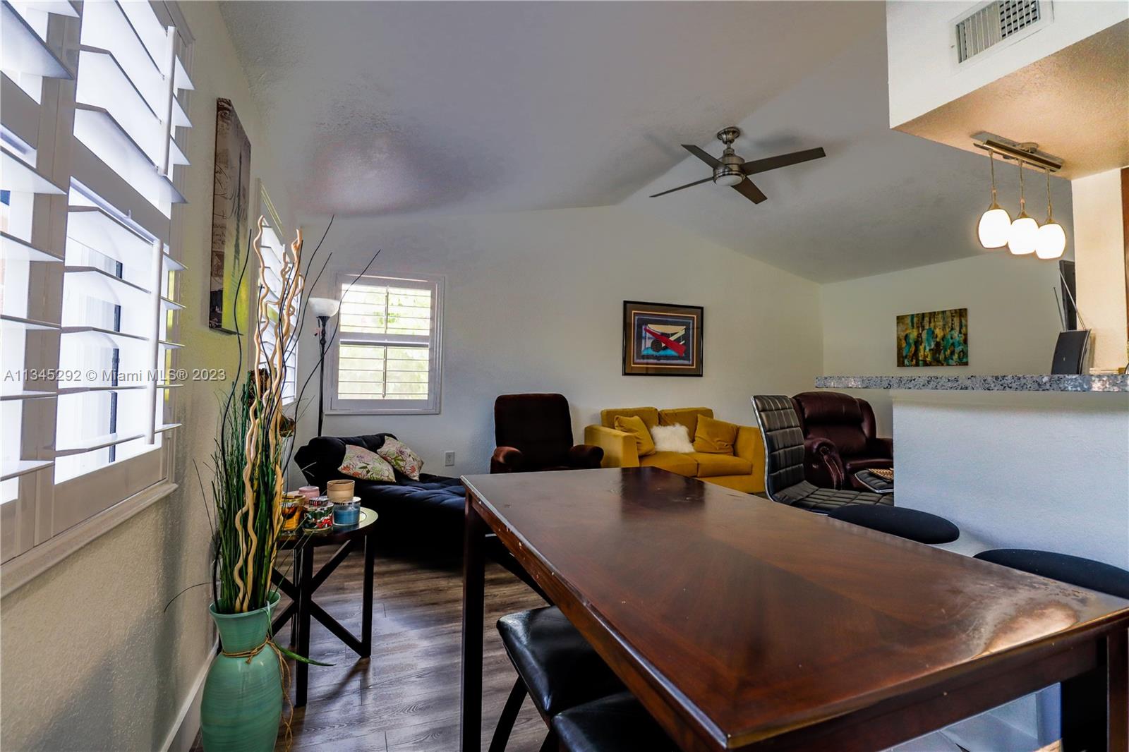 VISTA LAGO AT THE HAMMOCK - Residential