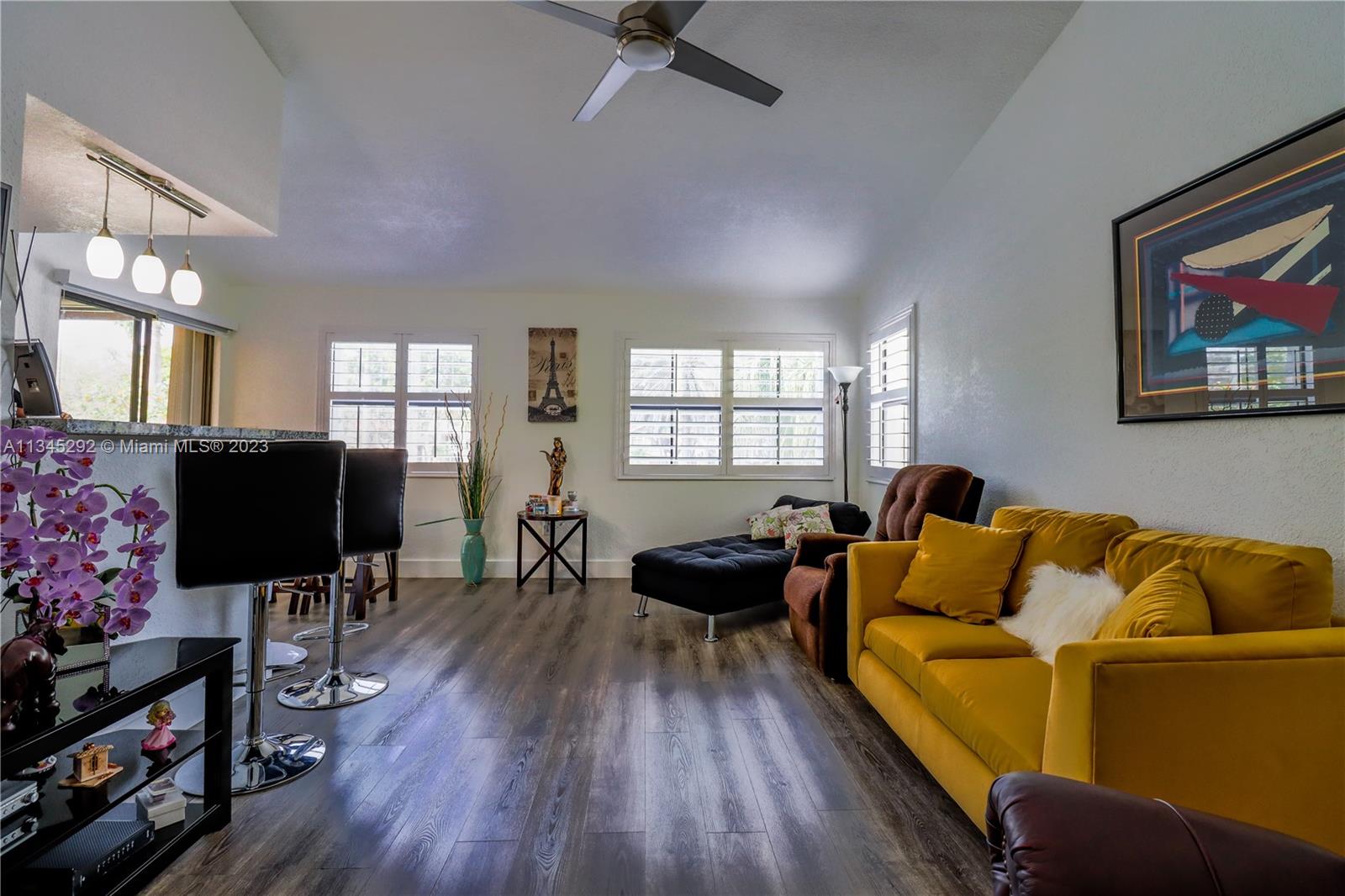 VISTA LAGO AT THE HAMMOCK - Residential